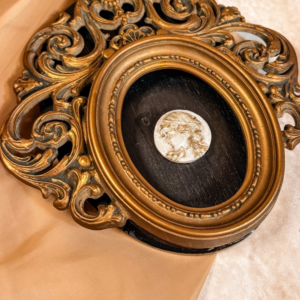 Restored Cameo Creations Frame with Handmade Cameo Art - Picture 2 of 6